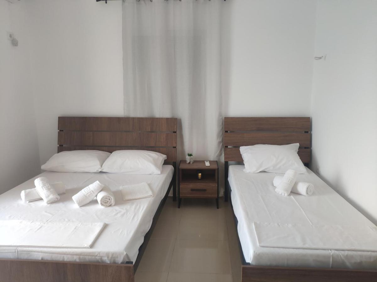 Kolagji Rooms Lukove Luaran gambar