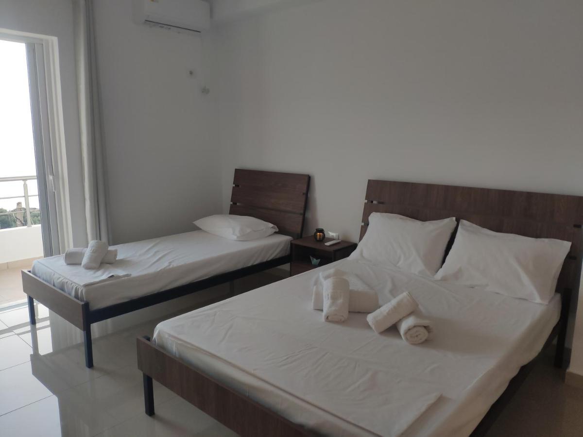 Kolagji Rooms Lukove Luaran gambar