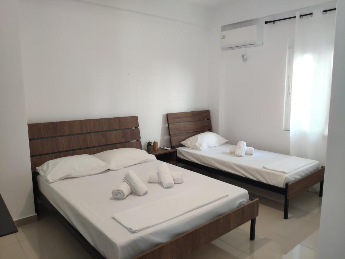Kolagji Rooms Lukove Luaran gambar