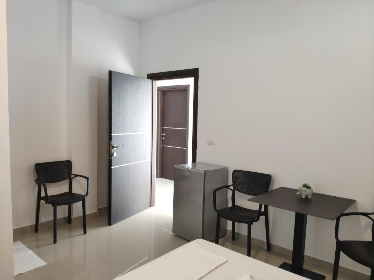 Kolagji Rooms Lukove Luaran gambar