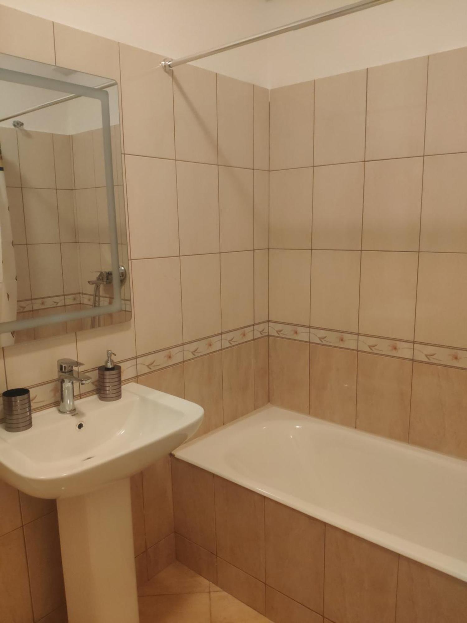 Kolagji Rooms Lukove Luaran gambar