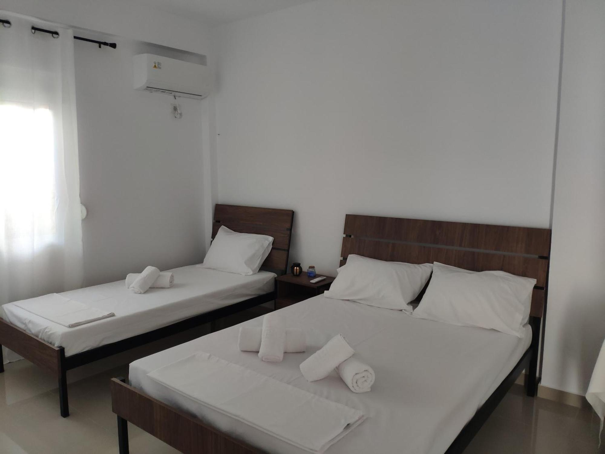 Kolagji Rooms Lukove Luaran gambar