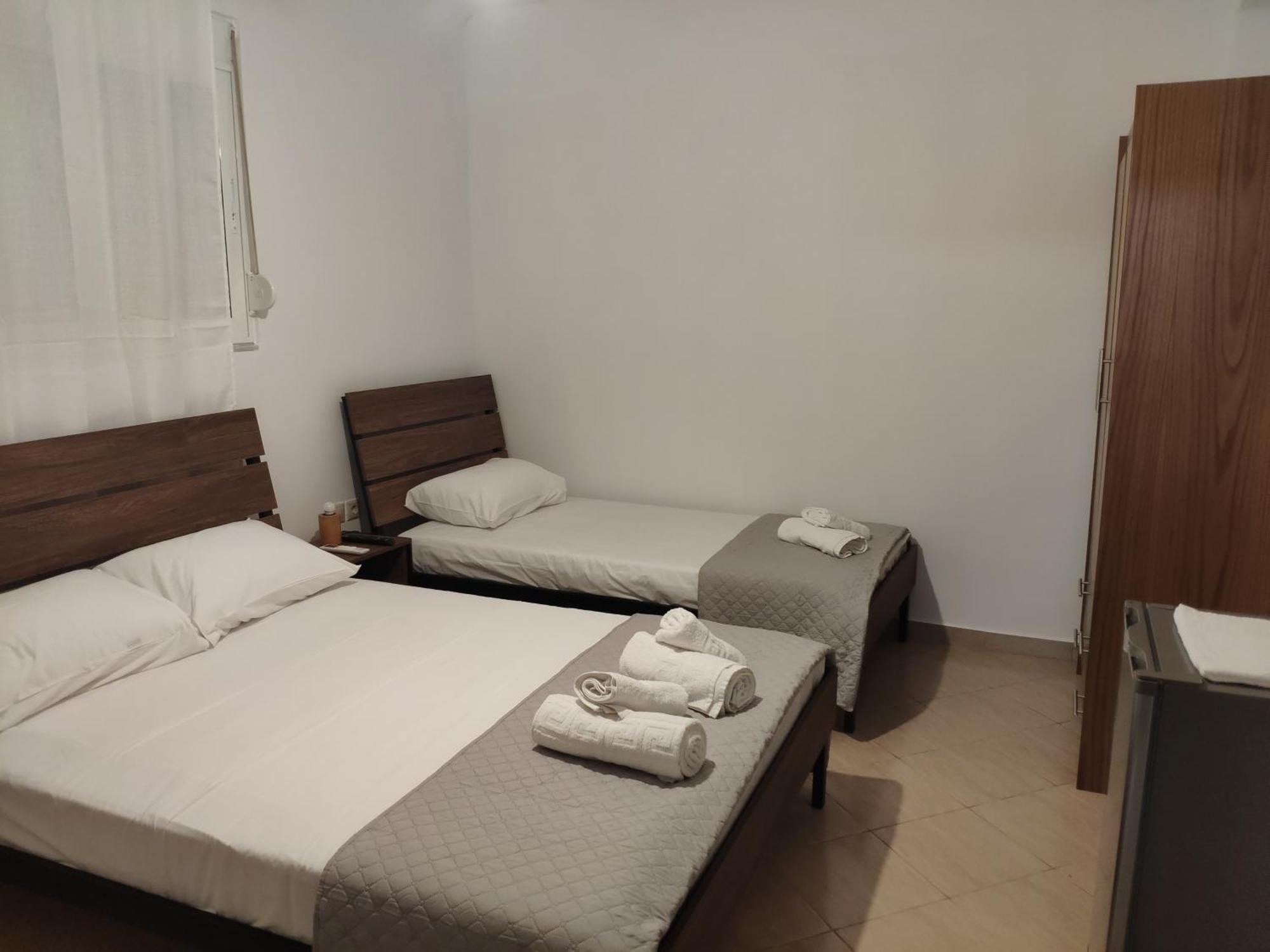 Kolagji Rooms Lukove Luaran gambar
